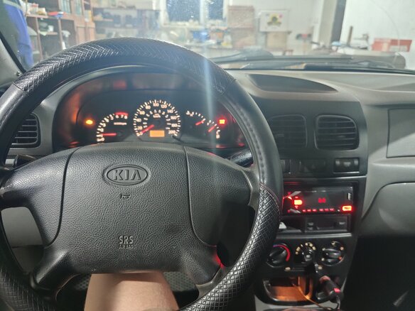 2001 Kia Rio I, серебристый, 309000 рублей - вид 7