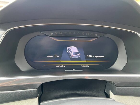 2017 Volkswagen Tiguan II, чёрный, 2235000 рублей - вид 4