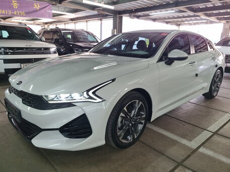 2023 Kia K5 III, белый, 2200000 рублей, вид 3
