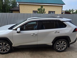 2021 Toyota RAV4 V (XA50), белый, 3900000 рублей, вид 3