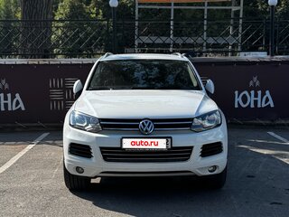 2012 Volkswagen Touareg II, белый, 2000000 рублей, вид 3