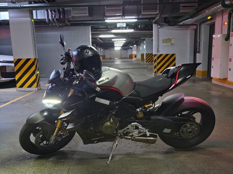 2022 Ducati Streetfighter V4, чёрный, 1600000 рублей, вид 5