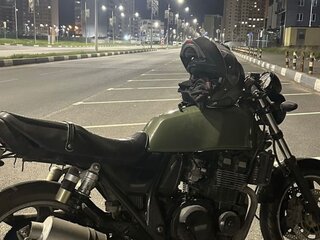Kawasaki ZRX 400