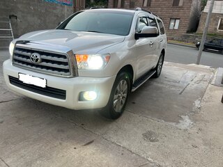 2011 Toyota Sequoia II, белый, 2930000 рублей, вид 1