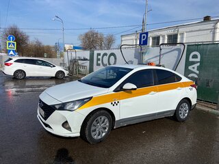 2020 Hyundai Solaris II Рестайлинг, белый, 900000 рублей, вид 1