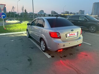 2011 Kia Rio II Рестайлинг, серебристый, 610000 рублей, вид 4