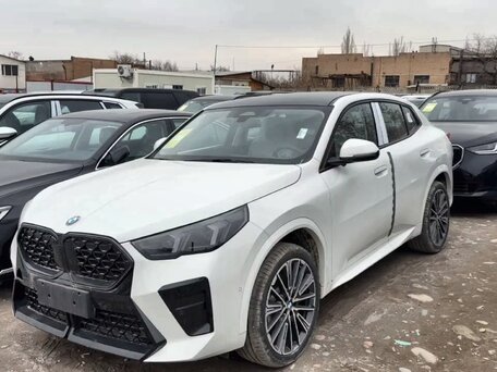 2026 BMW X2 xDrive25i II (U10), белый, 6350000 рублей, вид 1