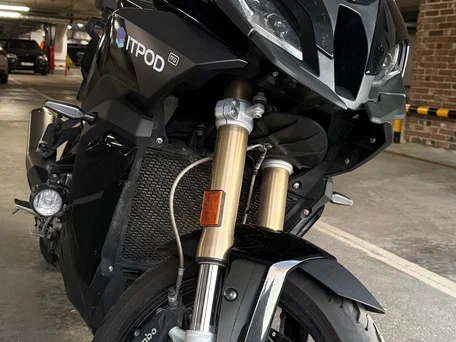 2022 BMW S 1000 XR, чёрный, 2100000 рублей, вид 4