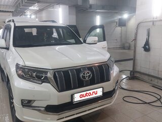 2018 Toyota Land Cruiser Prado 150 Series Рестайлинг 2, белый, 4950000 рублей, вид 1
