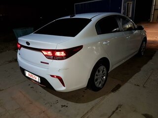 2018 Kia Rio IV, белый, 1290000 рублей, вид 3