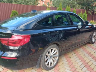 2017 BMW 3 серии Gran Turismo 320d xDrive VI (F3x) Рестайлинг, чёрный, 2400000 рублей, вид 4