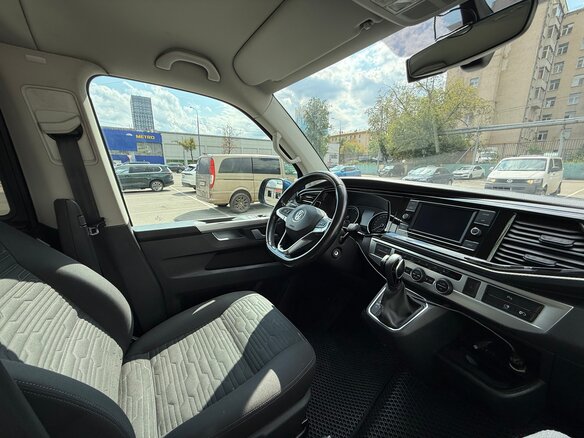 2020 Volkswagen Multivan T6 Рестайлинг, синий, 5500000 рублей - вид 7