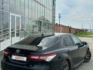 2021 Toyota Camry VIII (XV70) Рестайлинг, чёрный, 3630000 рублей, вид 4