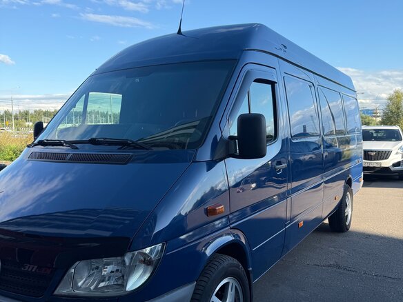 2017 Mercedes-Benz Sprinter Classic, синий, 2375000 рублей - вид 4