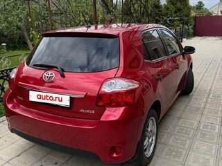 2010 Toyota Auris I Рестайлинг, красный, 1550000 рублей, вид 3
