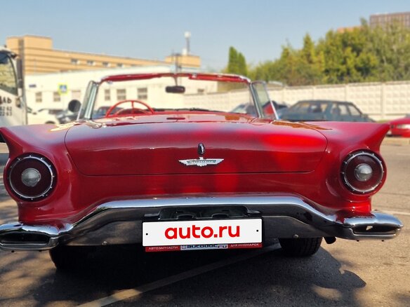 1957 Ford Thunderbird I, красный - вид 3