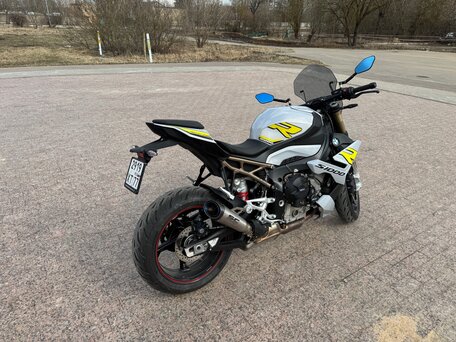 2021 BMW S 1000 R, серый, 1900000 рублей, вид 4
