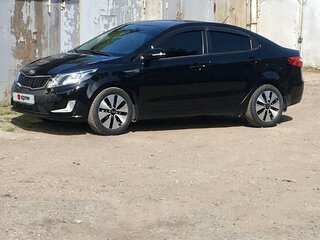 2014 Kia Rio 6-speed III, чёрный, 1350000 рублей, вид 2