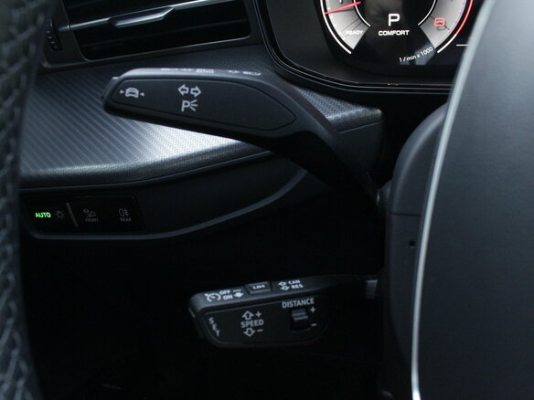 2024 Audi Q6 50 TFSI, чёрный, 6590000 рублей - вид 10