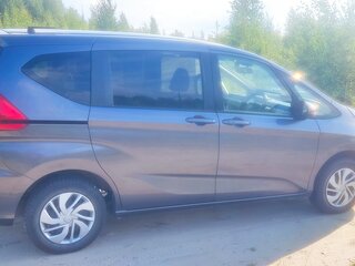 2019 Honda Freed II, серый, 1999999 рублей, вид 3