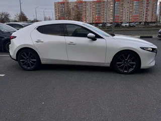 2021 Mazda 3 IV (BP), белый, 1920000 рублей, вид 4