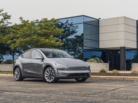 2026 Tesla Model Y Long Range I Рестайлинг, серебристый