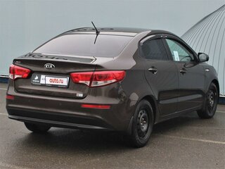 2016 Kia Rio III Рестайлинг, коричневый, 1300000 рублей, вид 5
