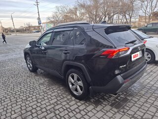 2021 Toyota RAV4 V (XA50), чёрный, 3400000 рублей, вид 5
