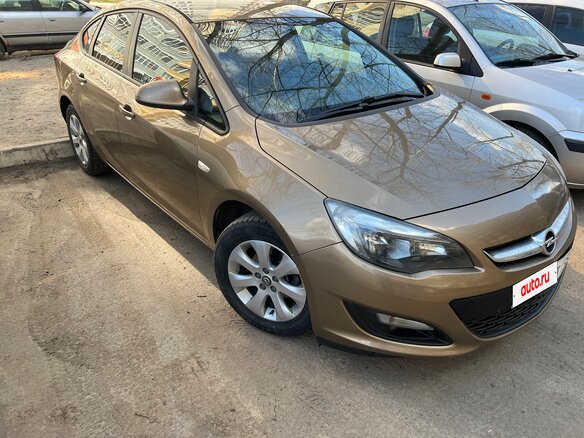 2013 Opel Astra J Рестайлинг, бежевый, 900000 рублей - вид 3
