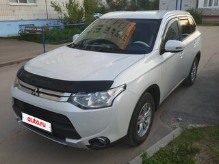 2014 Mitsubishi Outlander III Рестайлинг, белый, 1550000 рублей, вид 1