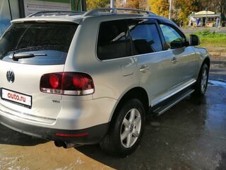 2008 Volkswagen Touareg I Рестайлинг, серебристый, 1000000 рублей, вид 3