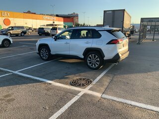 2021 Toyota RAV4 V (XA50), белый, 3999999 рублей, вид 3