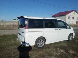 2015 Honda Stepwgn Spada V, белый, 1800000 рублей, вид 2