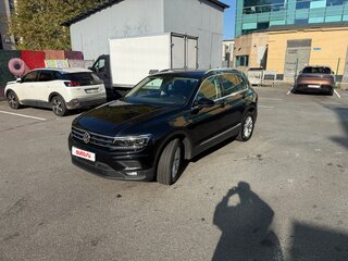 2018 Volkswagen Tiguan II, чёрный, 2300000 рублей, вид 1