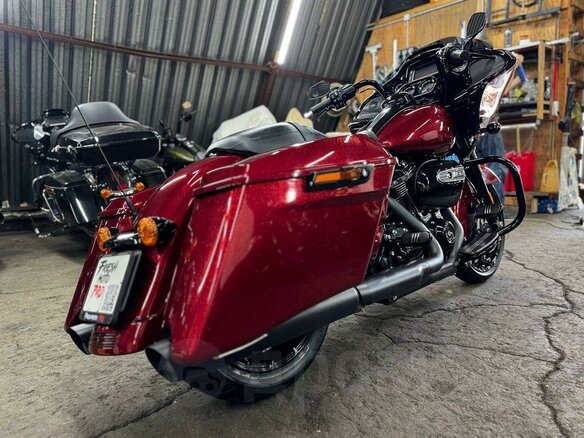 2017 Harley-Davidson Road Glide, пурпурный, 1980000 рублей - вид 4