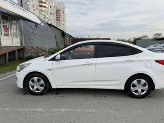 2016 Hyundai Solaris I Рестайлинг, белый, 625000 рублей, вид 3
