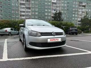 2014 Volkswagen Polo V, серебристый, 700000 рублей, вид 2