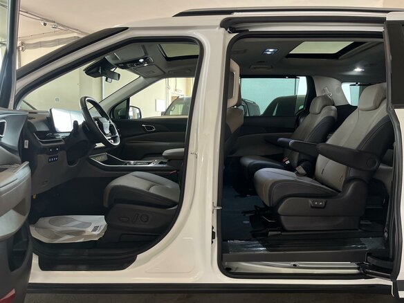 2025 Kia Carnival IV Рестайлинг, белый, 5495000 рублей - вид 23