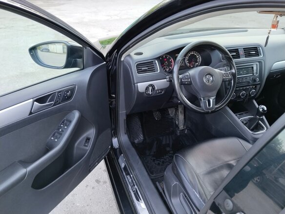 2013 Volkswagen Jetta VI, чёрный, 1200000 рублей - вид 6