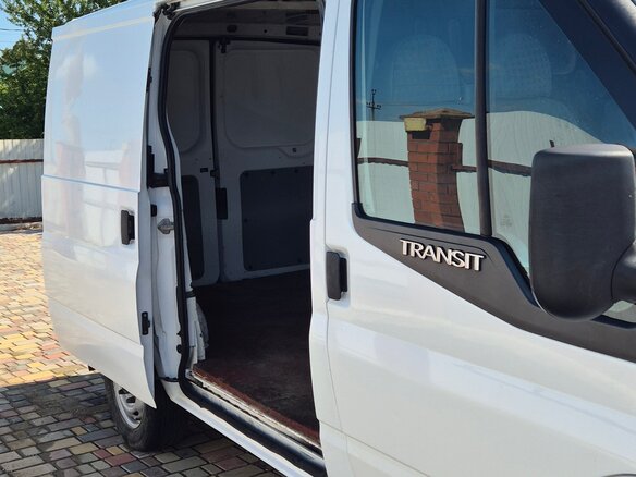 2009 Ford Transit, белый, 950000 рублей - вид 3