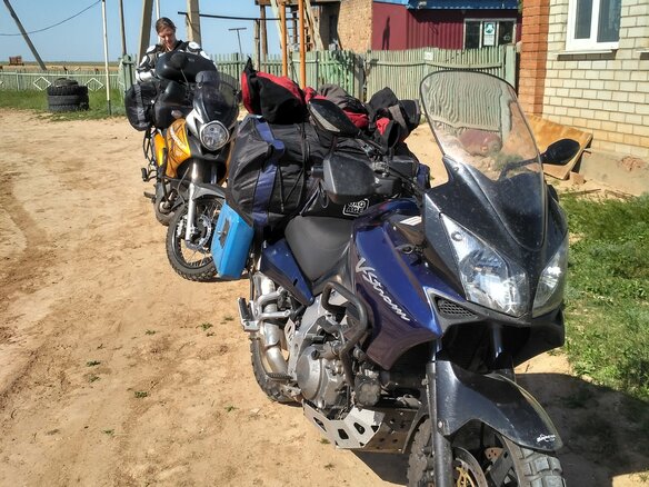 2002 Suzuki V-Strom 1000, синий, 359000 рублей - вид 3