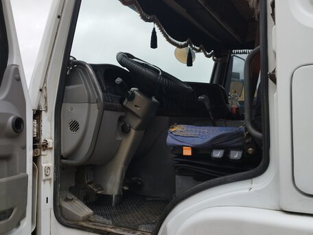 2008 Sinotruk Howo HW76, белый, 2500000 рублей, вид 4
