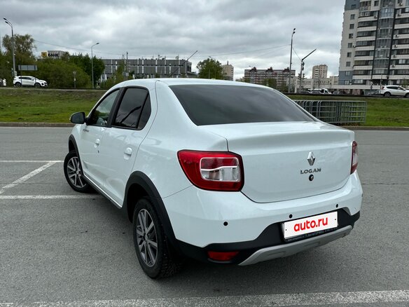 2022 Renault Logan Stepway II Рестайлинг, белый, 1549000 рублей - вид 3