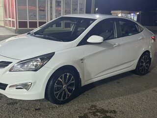 2015 Hyundai Solaris I Рестайлинг, белый, 1300000 рублей, вид 1