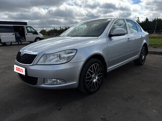 2013 Skoda Octavia II (A5) Рестайлинг, серебристый, 1100000 рублей, вид 1