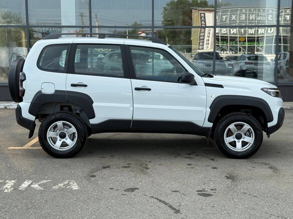 2026 Lada (ВАЗ) Niva Travel I Рестайлинг, белый, 1603000 рублей - вид 5