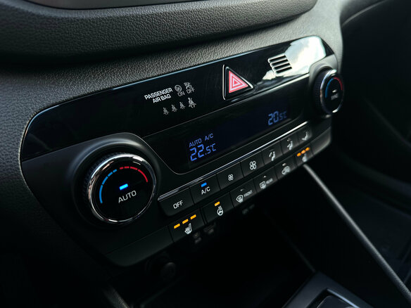 2017 Hyundai Tucson III, белый, 1850000 рублей - вид 16