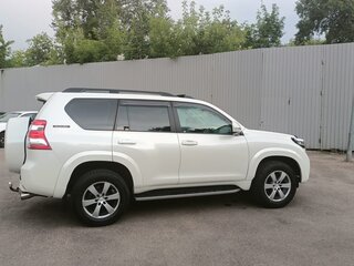2015 Toyota Land Cruiser Prado 150 Series Рестайлинг 1, белый, 4550000 рублей, вид 4