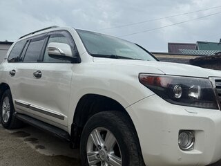 2012 Toyota Land Cruiser 200 Series Рестайлинг 1, белый, 3700000 рублей, вид 2