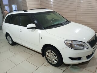 2011 Skoda Fabia II Рестайлинг, белый, 750000 рублей, вид 3